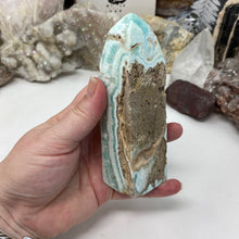 Bild in Galerie-Viewer laden, Blue Aragonite Tower #02