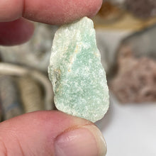 Chargez l'image dans la visionneuse de la galerie, Mixed Small Rough Stones