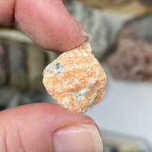 Chargez l'image dans la visionneuse de la galerie, Mixed Small Rough Stones