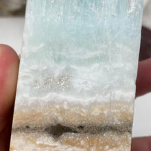 Bild in Galerie-Viewer laden, Blue Aragonite Tower #04