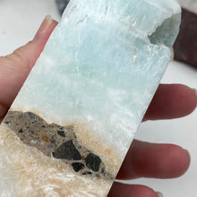 Bild in Galerie-Viewer laden, Blue Aragonite Tower #04