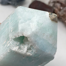 Bild in Galerie-Viewer laden, Blue Aragonite Tower #04