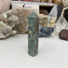 Bild in Galerie-Viewer laden, Ruby and Kyanite in Fuchsite Tower #03