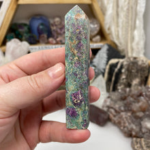 Bild in Galerie-Viewer laden, Ruby and Kyanite in Fuchsite Tower #03