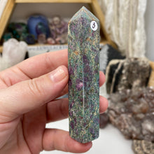 Bild in Galerie-Viewer laden, Ruby and Kyanite in Fuchsite Tower #03
