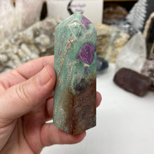 Bild in Galerie-Viewer laden, Ruby and Kyanite in Fuchsite Tower #05