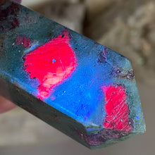 Bild in Galerie-Viewer laden, Ruby and Kyanite in Fuchsite Tower #05