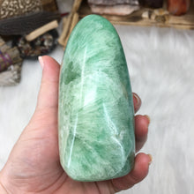 Bild in Galerie-Viewer laden, Fluorite Freeform #01