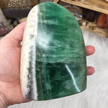 Bild in Galerie-Viewer laden, Fluorite Freeform #02