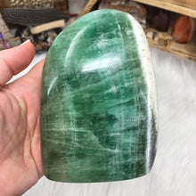 Bild in Galerie-Viewer laden, Fluorite Freeform #02