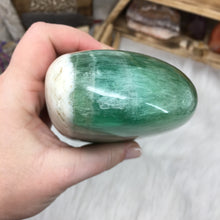 Bild in Galerie-Viewer laden, Fluorite Freeform #02