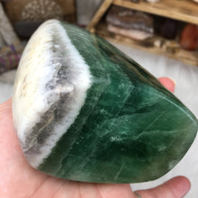 Bild in Galerie-Viewer laden, Fluorite Freeform #02