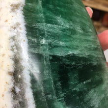 Bild in Galerie-Viewer laden, Fluorite Freeform #02