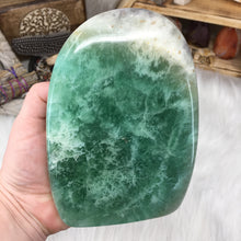 Bild in Galerie-Viewer laden, Fluorite Freeform #03