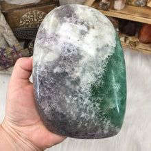 Bild in Galerie-Viewer laden, Fluorite Freeform #03