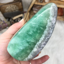 Bild in Galerie-Viewer laden, Fluorite Freeform #03