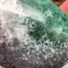 Bild in Galerie-Viewer laden, Fluorite Freeform #03