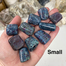 将图像加载到图库查看器中,Ruby Kyanite Tumbles