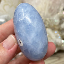 Load image into Gallery viewer, Blue Calcite Palm Stone #18