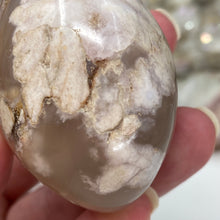 将图像加载到图库查看器中,Flower Agate Palm Stone #11