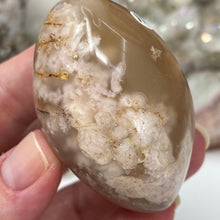 将图像加载到图库查看器中,Flower Agate Palm Stone #11