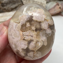 将图像加载到图库查看器中,Flower Agate Palm Stone #13