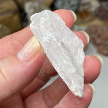 Chargez l'image dans la visionneuse de la galerie, Selenite Rough Set #11