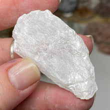 Chargez l'image dans la visionneuse de la galerie, Selenite Rough Set #11