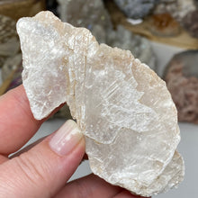 Chargez l'image dans la visionneuse de la galerie, Selenite Rough Set #12