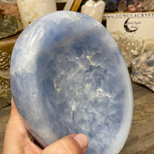 Load image into Gallery viewer, Blue Calcite Oval Bowl #01