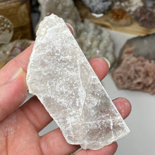 Chargez l'image dans la visionneuse de la galerie, Selenite Rough Set #14