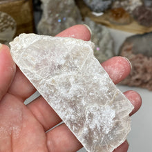 Chargez l'image dans la visionneuse de la galerie, Selenite Rough Set #14