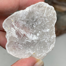 Chargez l'image dans la visionneuse de la galerie, Selenite Rough Set #15