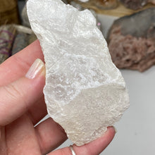 Chargez l'image dans la visionneuse de la galerie, Selenite Rough Set #15