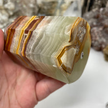 Bild in Galerie-Viewer laden, Green Onyx Extra Quality Octagonal Tower #03