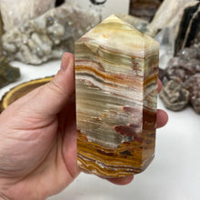 Bild in Galerie-Viewer laden, Green Onyx Extra Quality Octagonal Tower #05