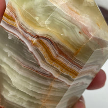 Bild in Galerie-Viewer laden, Green Onyx Extra Quality Octagonal Tower #05