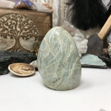 Bild in Galerie-Viewer laden, Garnierite Freeform #03