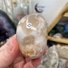 将图像加载到图库查看器中,Flower Agate Palm Stone #27