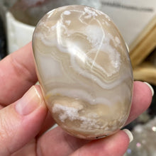 将图像加载到图库查看器中,Flower Agate Palm Stone #27