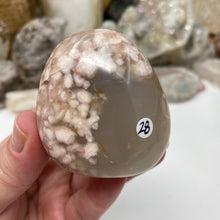 将图像加载到图库查看器中,Flower Agate Palm Stone #28