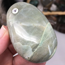 将图像加载到图库查看器中,Garnierite Palm Stone #14