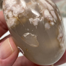 将图像加载到图库查看器中,Flower Agate Palm Stone #28