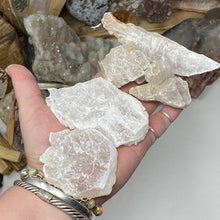 Chargez l'image dans la visionneuse de la galerie, Selenite Rough Set #27