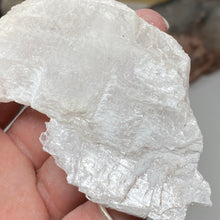 Chargez l'image dans la visionneuse de la galerie, Selenite Rough Set #27
