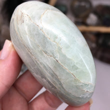 将图像加载到图库查看器中,Garnierite Palm Stone #12