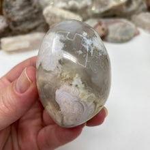 将图像加载到图库查看器中,Flower Agate Palm Stone #30