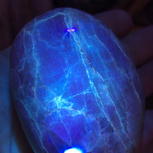 将图像加载到图库查看器中,Garnierite Palm Stone #12