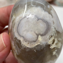 将图像加载到图库查看器中,Flower Agate Palm Stone #30