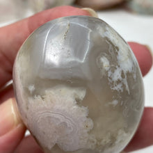 将图像加载到图库查看器中,Flower Agate Palm Stone #30